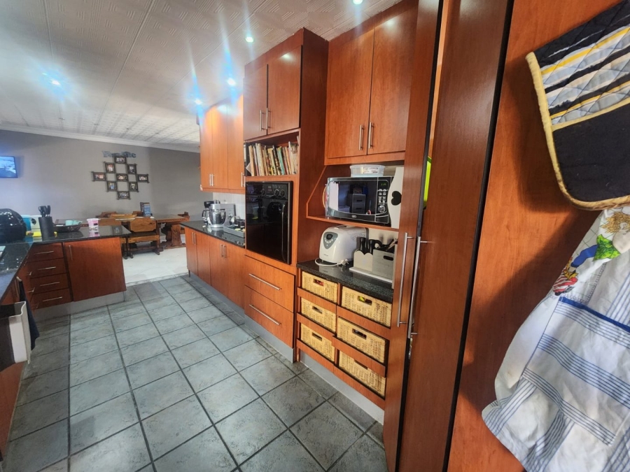 To Let 4 Bedroom Property for Rent in Pellissier Free State